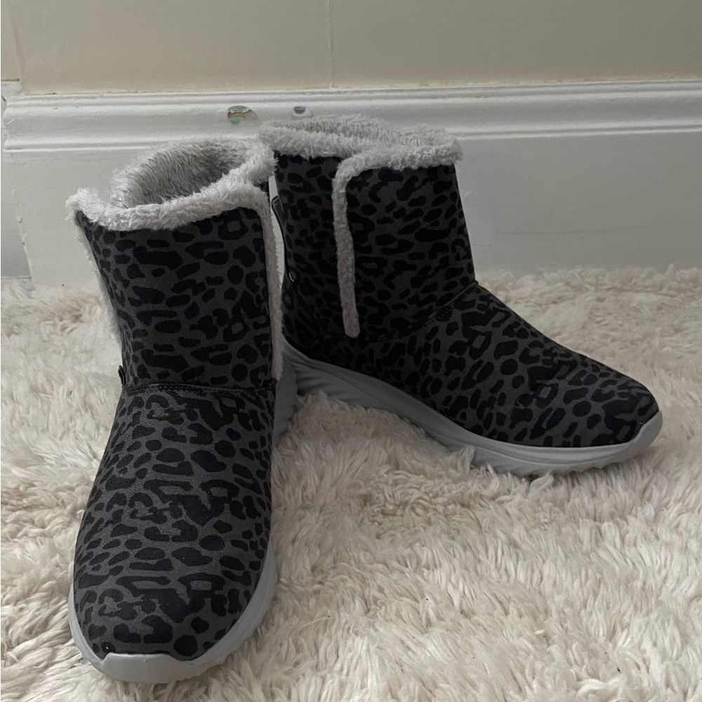 Tony Little Cheeks Fit Body Leopard Print Boots Size 10
